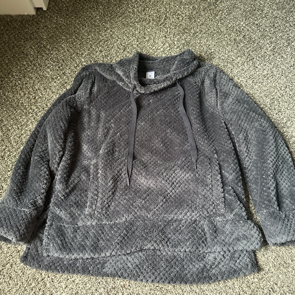 Super cute gray sweatshirt